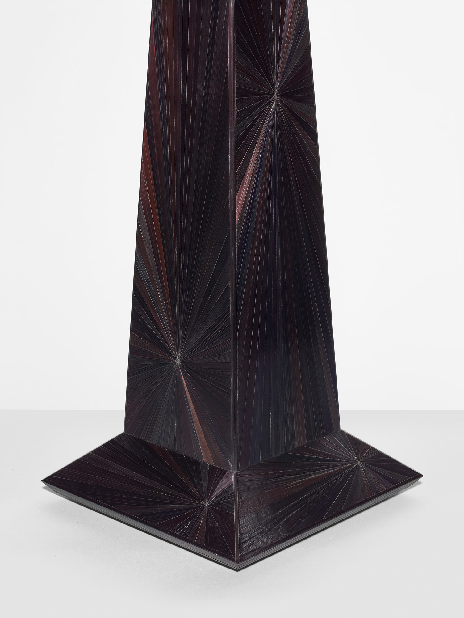 variante en marqueterie de paille noire