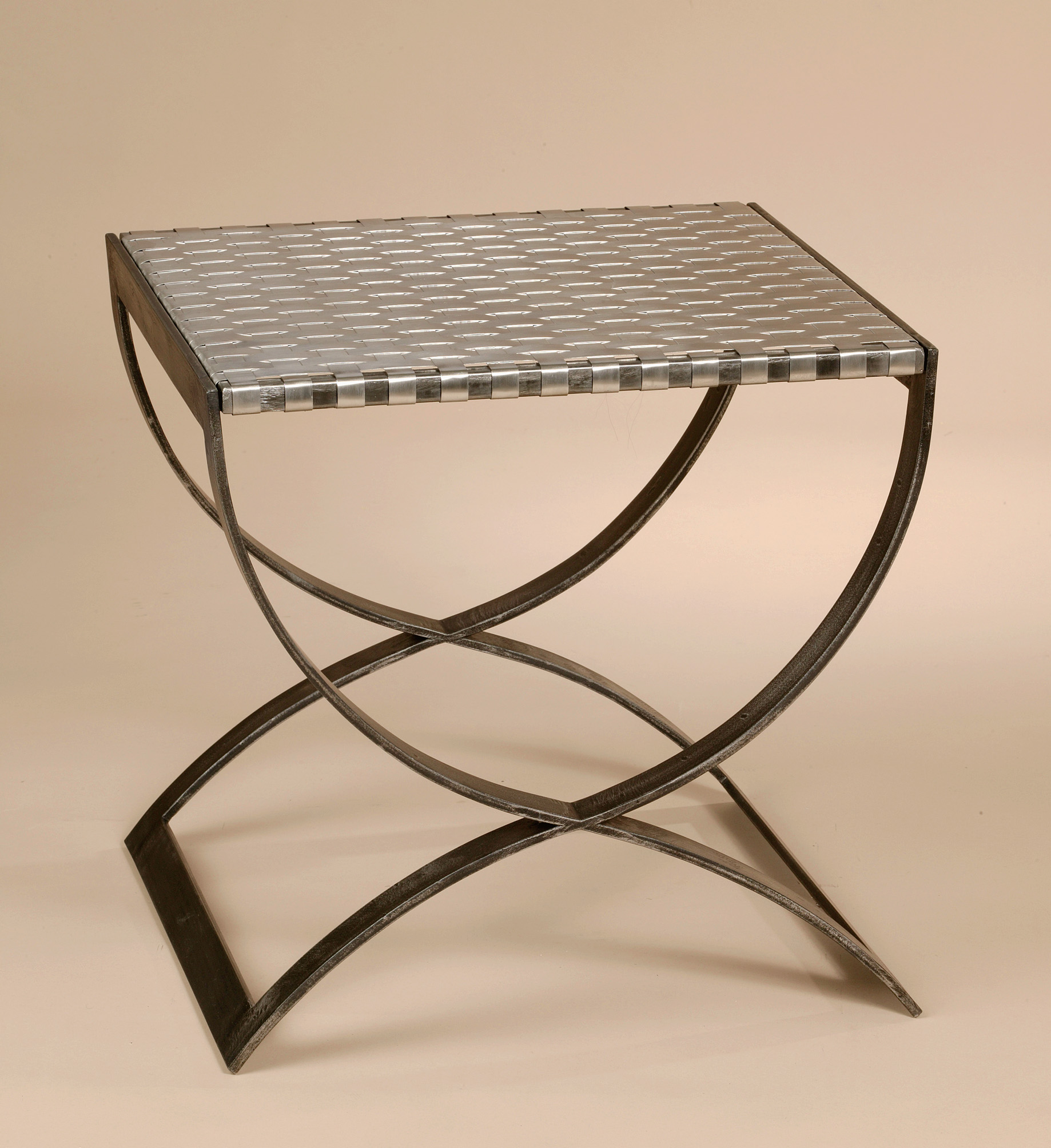 Variante avec un plateau en lames d'inox tressé Variante avec un plateau en lames d'inox tressé