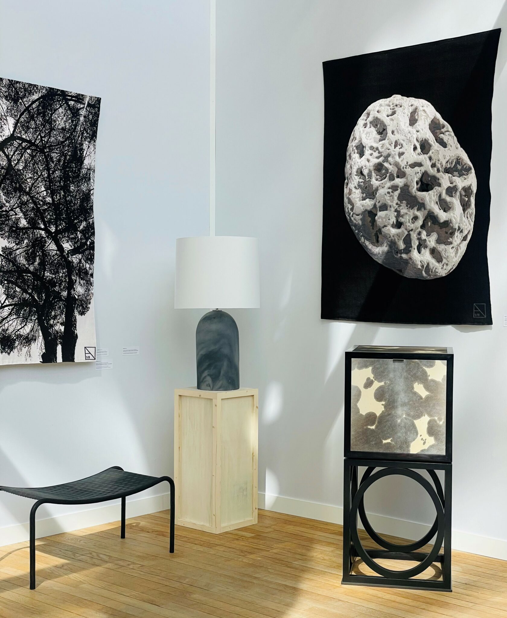 ART PARIS 2026 - cabinet ORAGE III - lampe NOTTE - banquette NEGUS